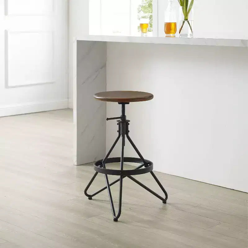 Tabouret de bar pivotant à hauteur réglable Kalen marron/noir mat - Crosley : Châssis en acier, style ferme industrielle, repose-pieds