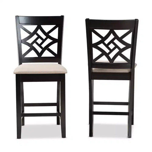 Lot de 2 tabourets de bar Nicolette en bois de hauteur comptoir Sable/Brun - Baxton Studio : design élégant avec dossier ajouré, revêtement en polyester