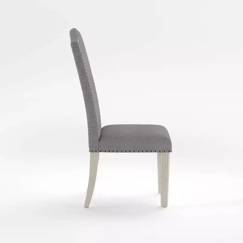 Lot de 2 chaises d'appoint de transition Ramond : cloutées, capitonnées, pieds en bois - HOMES: Inside + Out