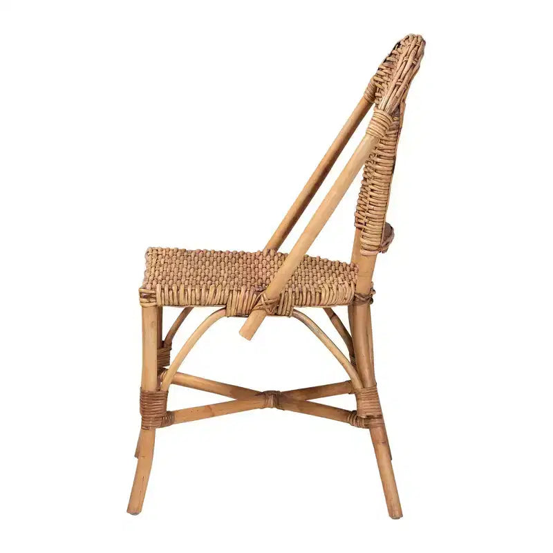 Chaise de salle à manger Neola en rotin naturel, marron - bali & pari : Fabriquée à la main, aucun assemblage requis