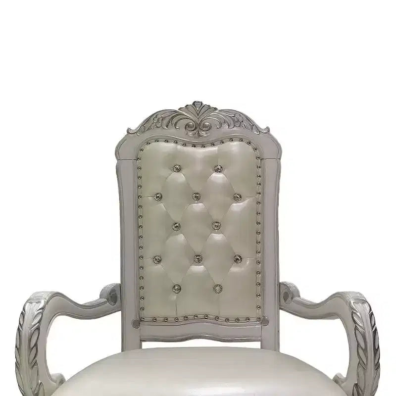 Chaise de salle à manger Dresde 25,75 po en cuir synthétique et finition blanc cassé - Acme Furniture : Accoudoir capitonné élégant, structure en bois, aucun assemblage requis