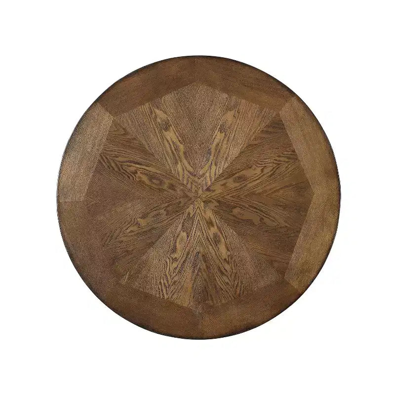 Table de 40" à hauteur de bar Angelo Chêne - Powell : Pieds en métal bronze de transition, étagère circulaire