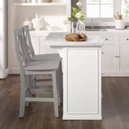 Îlot de cuisine Crosley Cutler 42 po avec plateau en faux marbre et tabourets à dossier en X Blanc/Gris : Moulure perlée, armoire de rangement, placage en bois
