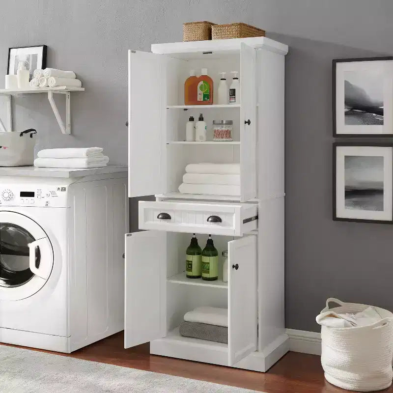 Meuble de rangement blanc Shoreline - Crosley : Étagères réglables, Rangement, Structure en MDF, 4 Portes, 1 Tiroir, 5 Étagères, Meuble de cuisine