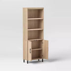 Bibliothèque en matériaux mixtes avec portes Bois naturel – Room Essentials™