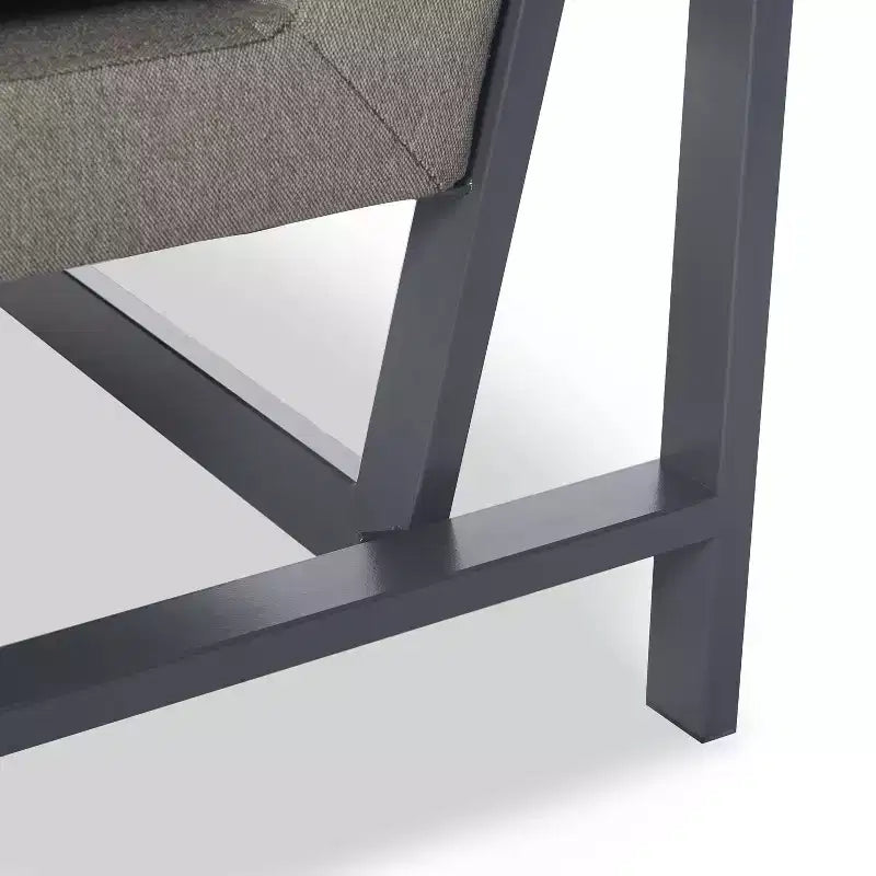 Fauteuil d'appoint Russell à structure en métal bronze gris - Finch : Polyester capitonné, Fauteuil club moderne avec capacité de 113 kg