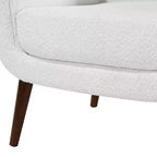 Fauteuil bouclé de style Mid-century Polaris Comfort Pointe blanc : Coussins déhoussables, cadre en bois, capacité de 136 kg, chambre et salon