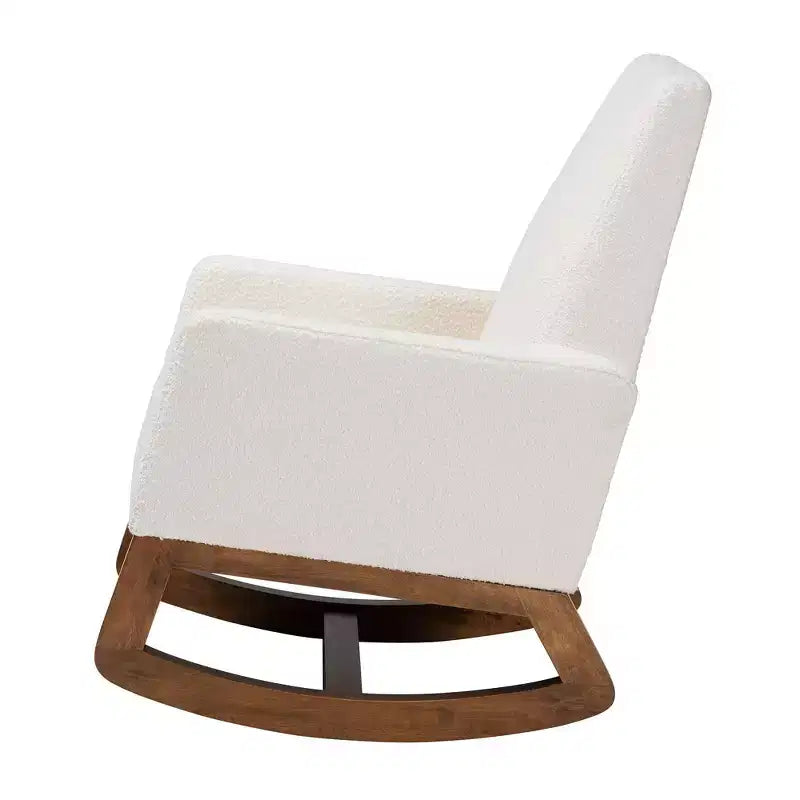 Fauteuil à bascule Yashiya rembourré en tissu bouclé et bois blanc cassé/noyer marron - Baxton Studio
