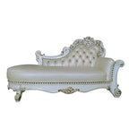 Chaise longue Vendome 81 po en similicuir et finition perle antique – Acme Furniture