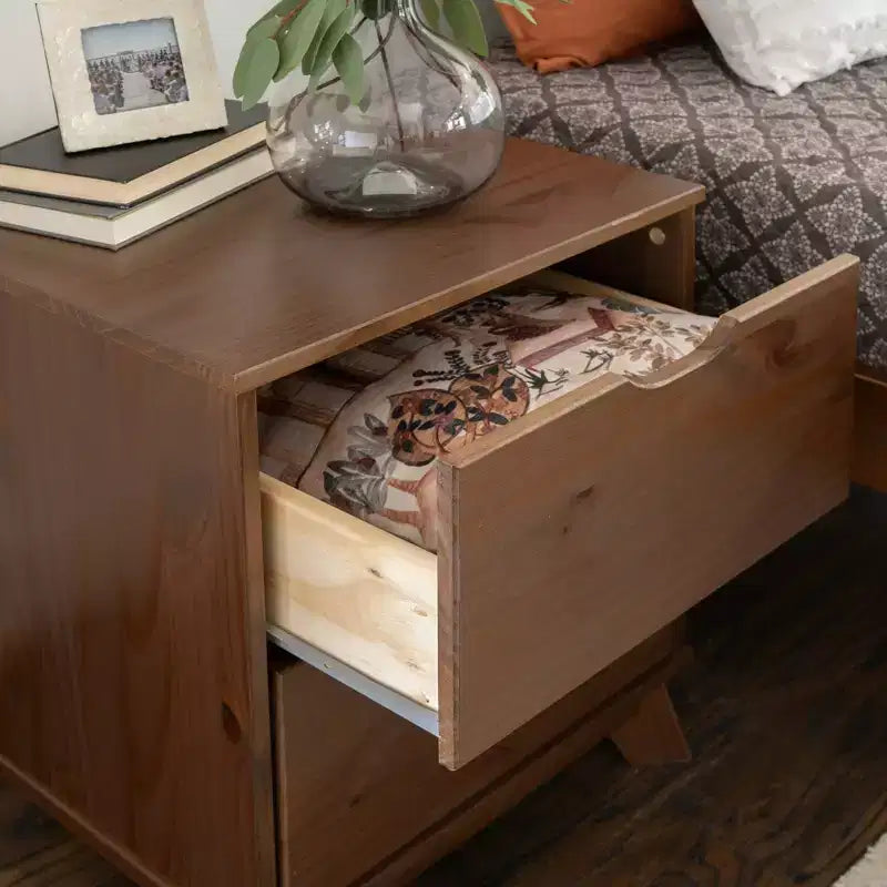 Pensy Table de chevet à 2 tiroirs en bois massif de style Mid-Century - Noyer - Powell