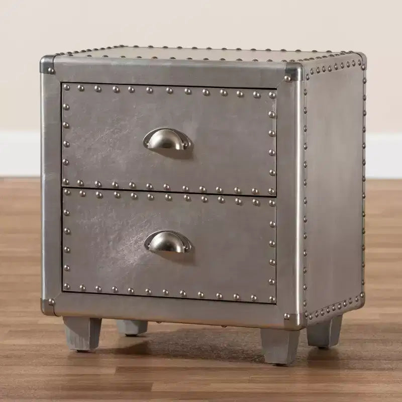 Table de chevet en métal Davet à 2 tiroirs Baxton Studio Argent : style moderne du milieu du siècle, cadre en panneaux de particules