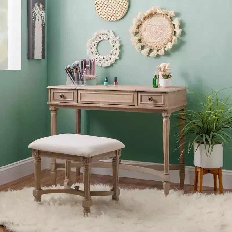 Ensemble de coiffeuse Cyndi en bois lavé traditionnel avec tabouret et rangement, siège rembourré beige - Linon