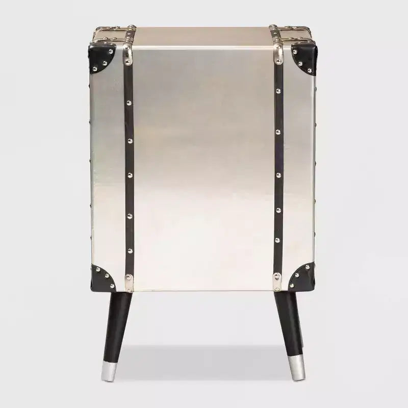 Dilan Metal Table de chevet à 3 tiroirs Crème clair/Noir - Baxton Studio : Rangement de chevet de style vintage