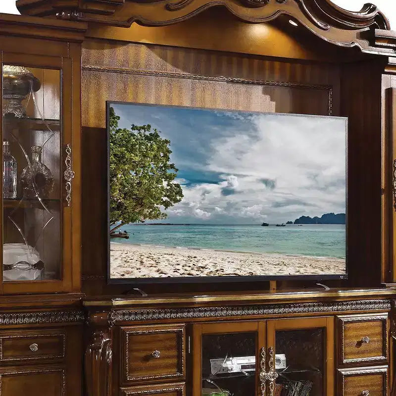 Meubles TV Picardie 115" Chêne Miel - Acme Furniture : Élegants pieds Queen Anne, portes vitrées biseautées, éclairage tactile