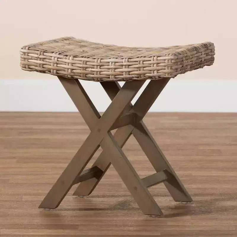 bali & pari Hayate Repose-pieds Ottomane en Rotin et Bois d'Acajou Gris Kubu/Taupe Rustique