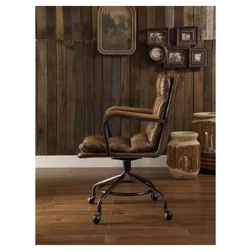 Acme Furniture Chaises de bureau et de travail Hedia marron cendré : Rembourrées, structure en métal, accoudoirs fixes, capacité de 100 kg