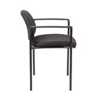Chaise Empilable Moderne en Tissu Noir avec Accoudoirs - Boss Office Products : Revêtement Vinyle, Cadre Métallique