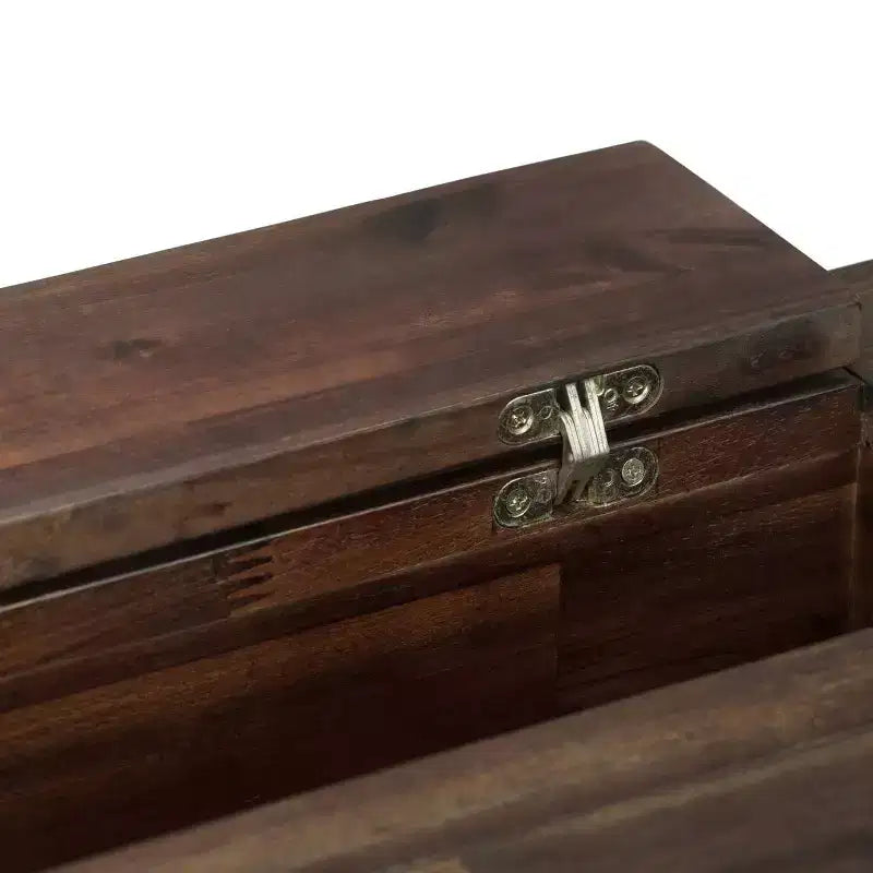 Bureau Garret 60 po marron vieilli - WyndenHall : Acacia massif, prise USB, rangement avec huche