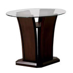 Table d'appoint Gabriella avec plateau en verre rond et finition merisier marron - HOMES: Inside + Out : Piètement contemporain, plateau en verre trempé, étagère ouverte