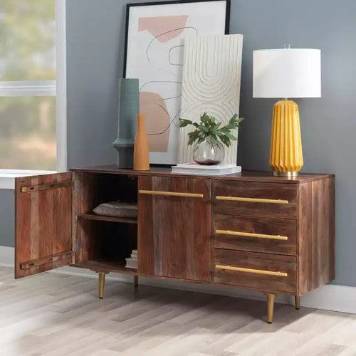 Console de rangement moderne Adair de 58 pouces en bois massif, poignées dorées, 2 portes, 3 tiroirs, couleur marron - Powell : Table d'entrée en acacia avec quincaillerie en fer