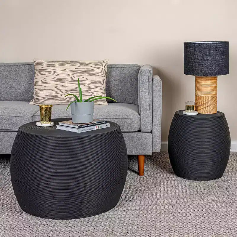 Table d'appoint ronde Storied Home Round Barrel Side Table noire