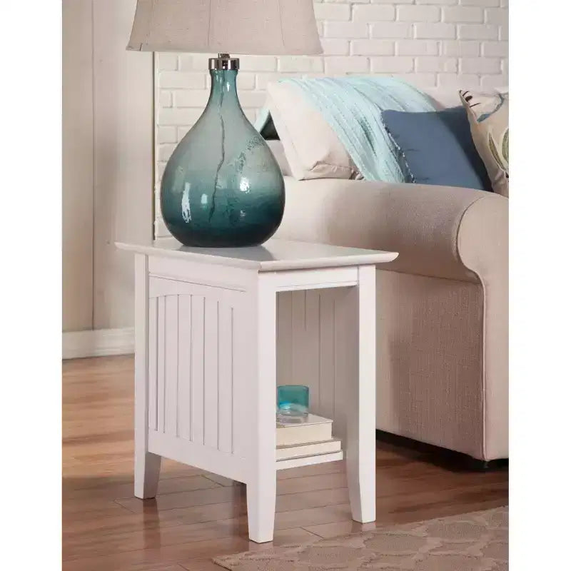 Table d'appoint Nantucket blanche - AFI : Bois massif, design à planches à rainures et languettes, écologique