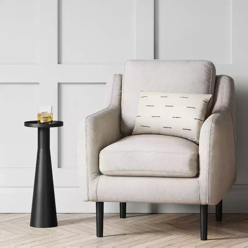 Table d'appoint ronde en métal lisse Alester noire - Threshold™