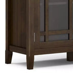 WyndenHall Freemont Meuble de Rangement Large Marron Tabac Foncé : Style Transitionnel, 3 Étagères Réglables, Cadre en Pin
