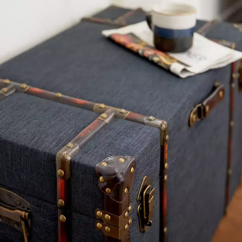Lot de 3 Malles Traditionnelles en Bois Bleu - Olivia & May : Rembourrage, Lin, Cuir, Finitions Laiton, Aucun Montage Requis