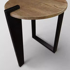 Table d'appoint ronde contemporaine gris/noir - Flora Home : pieds Sundial, plateau en chêne, hauteur 61 cm