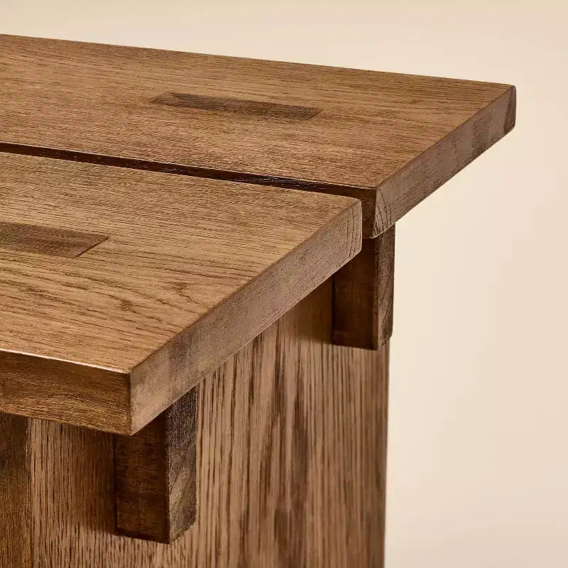 Tabouret ou repose-pieds en bois – Chêne vieilli – Hearth & Hand™ with Magnolia : Accent Campagne, Cadre en Hévéa, Hauteur 18 po