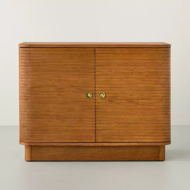 Meuble de rangement décoratif à rainures Mid-Century - Hearth & Hand™ avec Magnolia