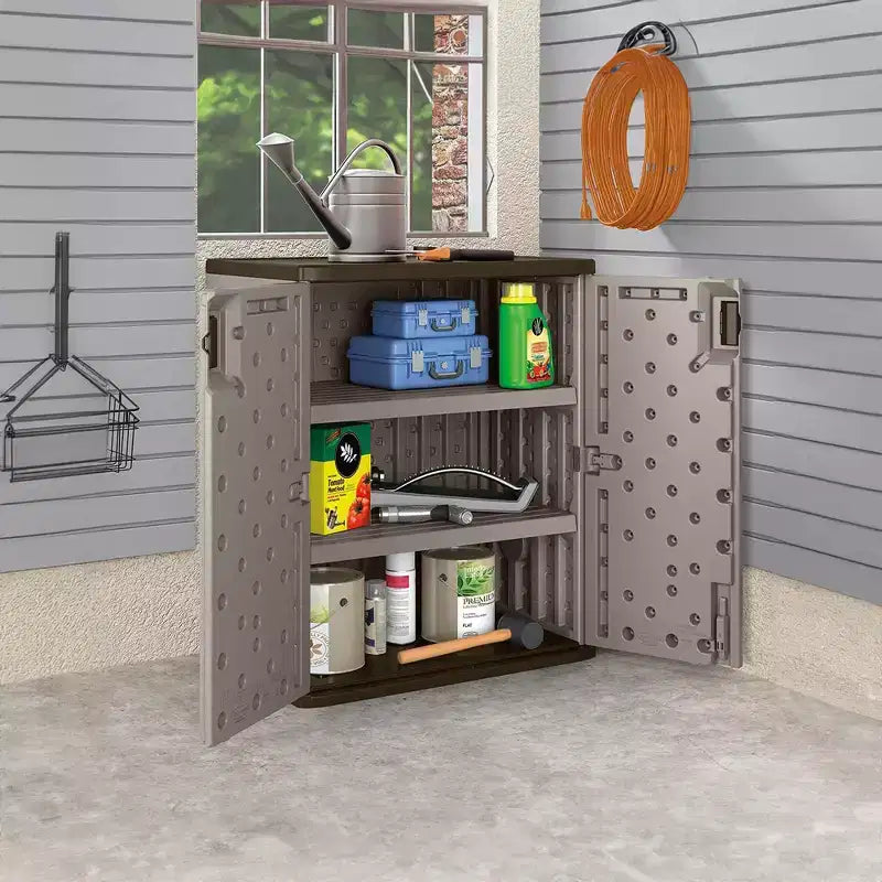 Armoire de rangement basse Suncast 9 pieds cubes avec étagères, platine métallique/ardoise