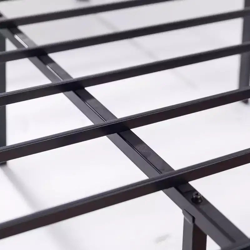 Cadre de lit plateforme en métal Luis Quick Lock noir – Zinus