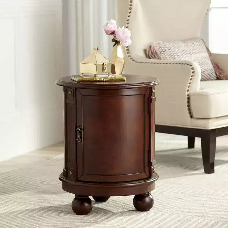 Elm Lane Kendall Table d'appoint ronde en bois Espresso vintage 48,3 cm de large avec porte et 2 étagères marron foncé pour salon chambre à coucher chevet entrée bureau