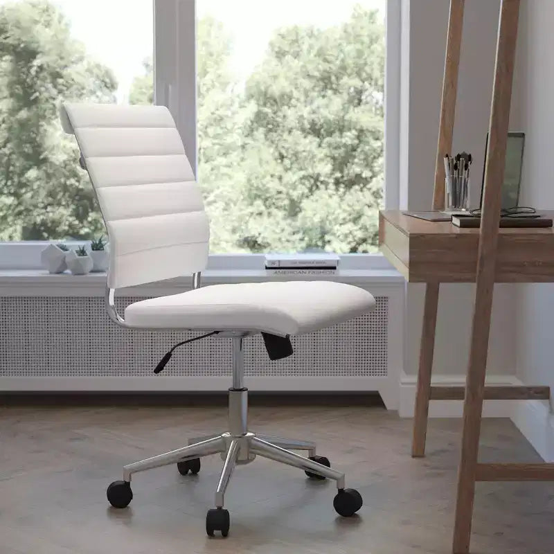 Chaise de bureau pivotante de direction contemporaine en similicuir avec dossier mi-haut sans accoudoirs Flash Furniture