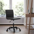 Chaise de bureau pivotante sans accoudoirs Emma et Oliver à dossier bas et dossier côtelé