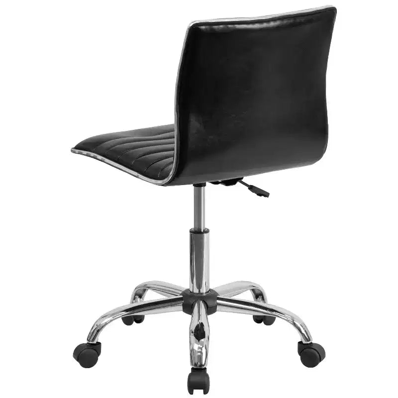 Chaise de bureau pivotante sans accoudoirs Emma et Oliver à dossier bas et dossier côtelé