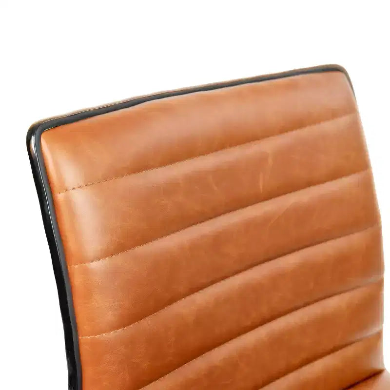 Chaise de bureau pivotante sans accoudoirs Emma et Oliver à dossier bas et dossier côtelé