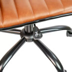 Chaise de bureau pivotante sans accoudoirs Emma et Oliver à dossier bas et dossier côtelé