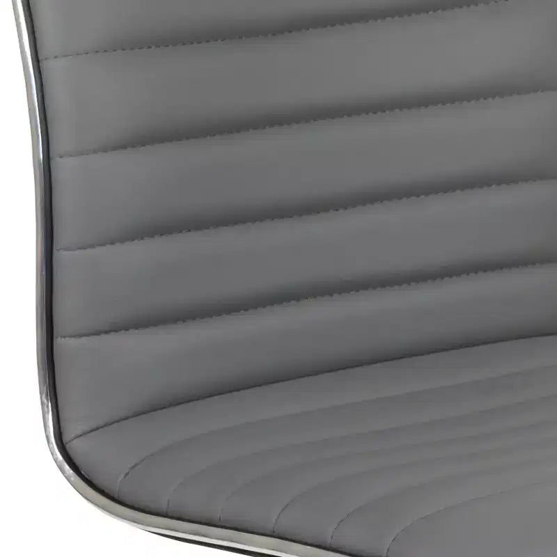 Chaise de bureau pivotante sans accoudoirs Emma et Oliver à dossier bas et dossier côtelé