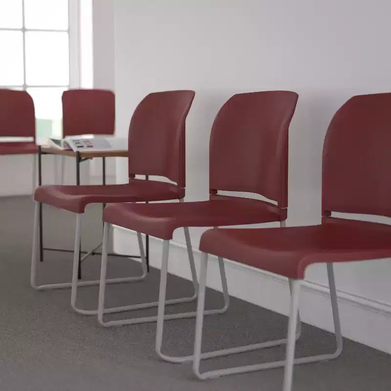 Chaise d'appoint Emma et Oliver Home and Office, dossier plein, base luge profilée et empilable