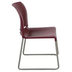 Chaise d'appoint Emma et Oliver Home and Office, dossier plein, base luge profilée et empilable