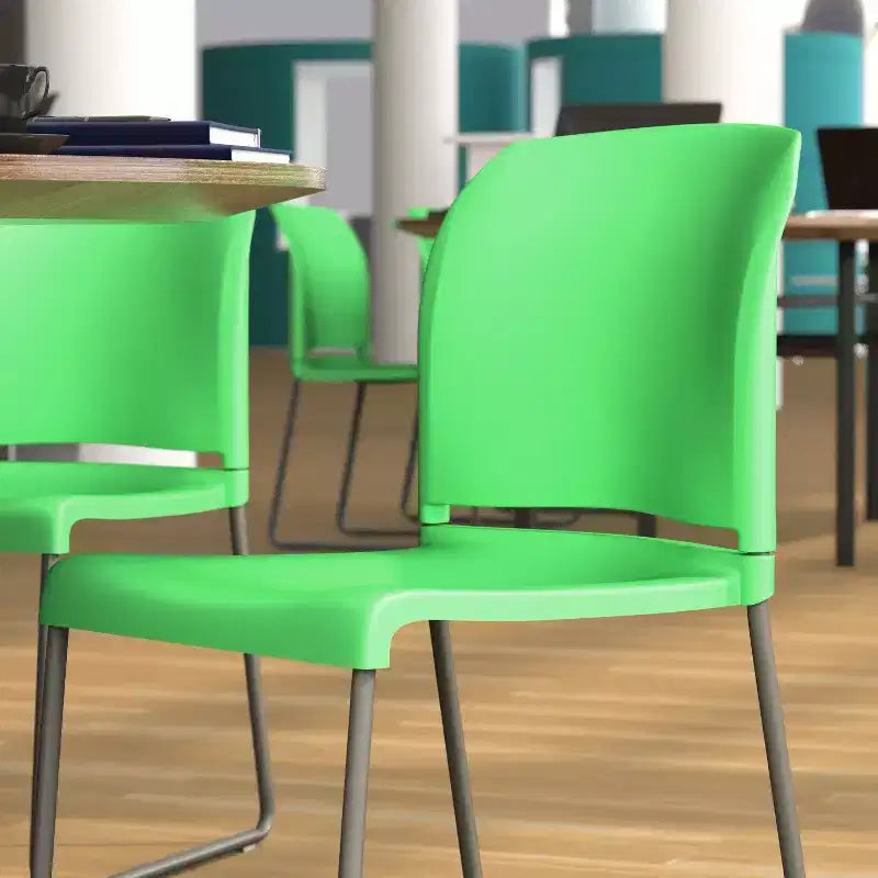 Chaise d'appoint Emma et Oliver Home and Office, dossier plein, base luge profilée et empilable