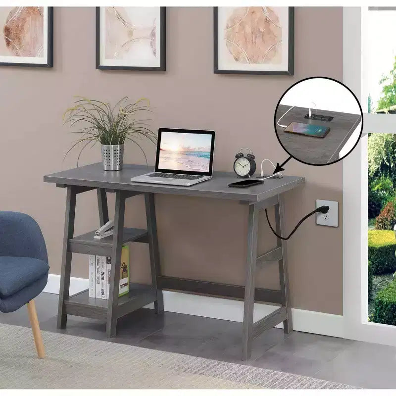 Bureau tréteau Designs2Go avec station de recharge et étagères - Breighton Home