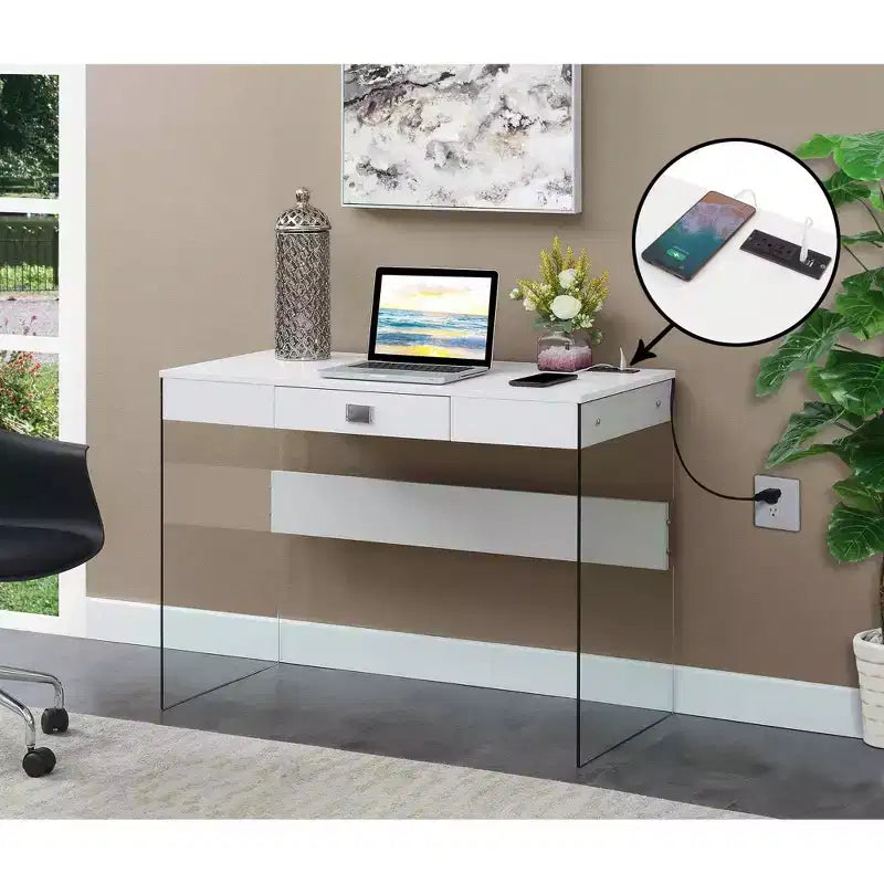 Bureau en verre 42 SoHo avec station de charge – Breighton Home