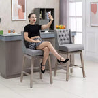 HOMCOM Lot de 2 tabourets de bar à hauteur de bar, tabouret d'îlot de cuisine pivotant à 180 degrés, hauteur d'assise de 76 cm avec repose-pieds en bois, capitonnage à boutons