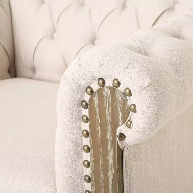 Fauteuil club en tissu capitonné Castalia Chesterfield avec clous décoratifs – Christopher Knight Home