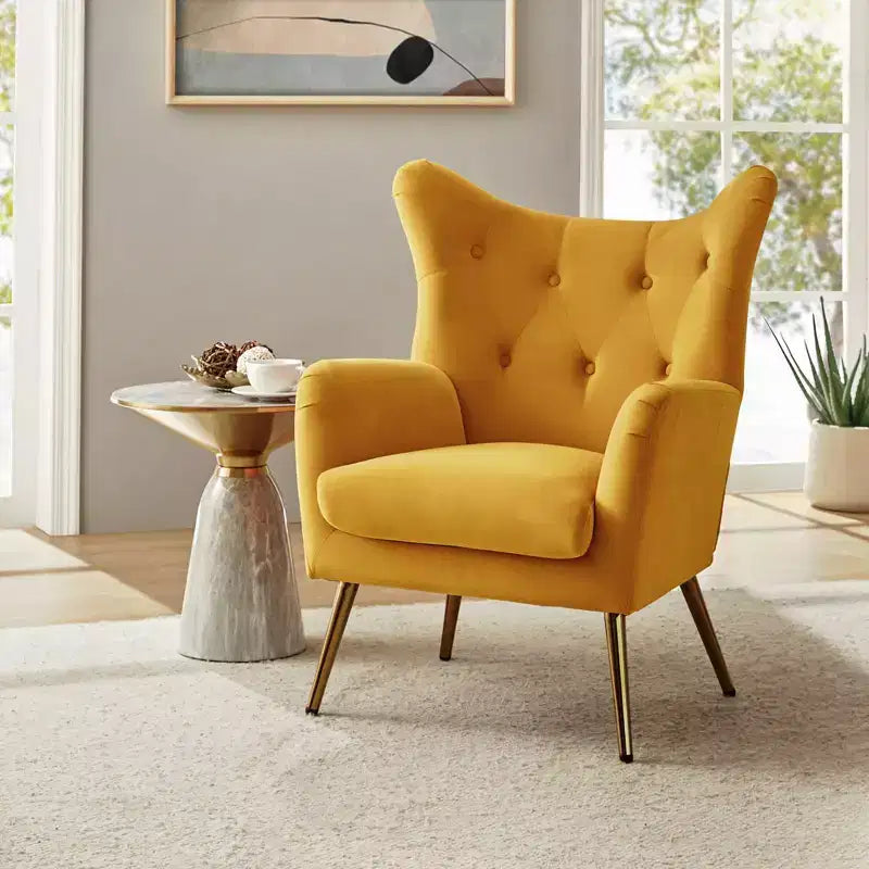 Fauteuil d'appoint rembourré moderne Godefroy en velours avec dossier ailé | Karat Home