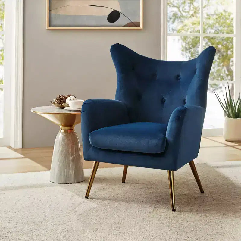 Fauteuil d'appoint rembourré moderne Godefroy en velours avec dossier ailé | Karat Home